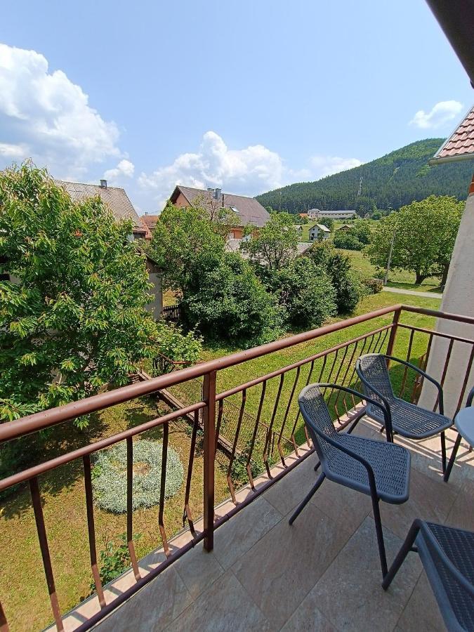 Apartment Hinic Vrhovine Exterior foto
