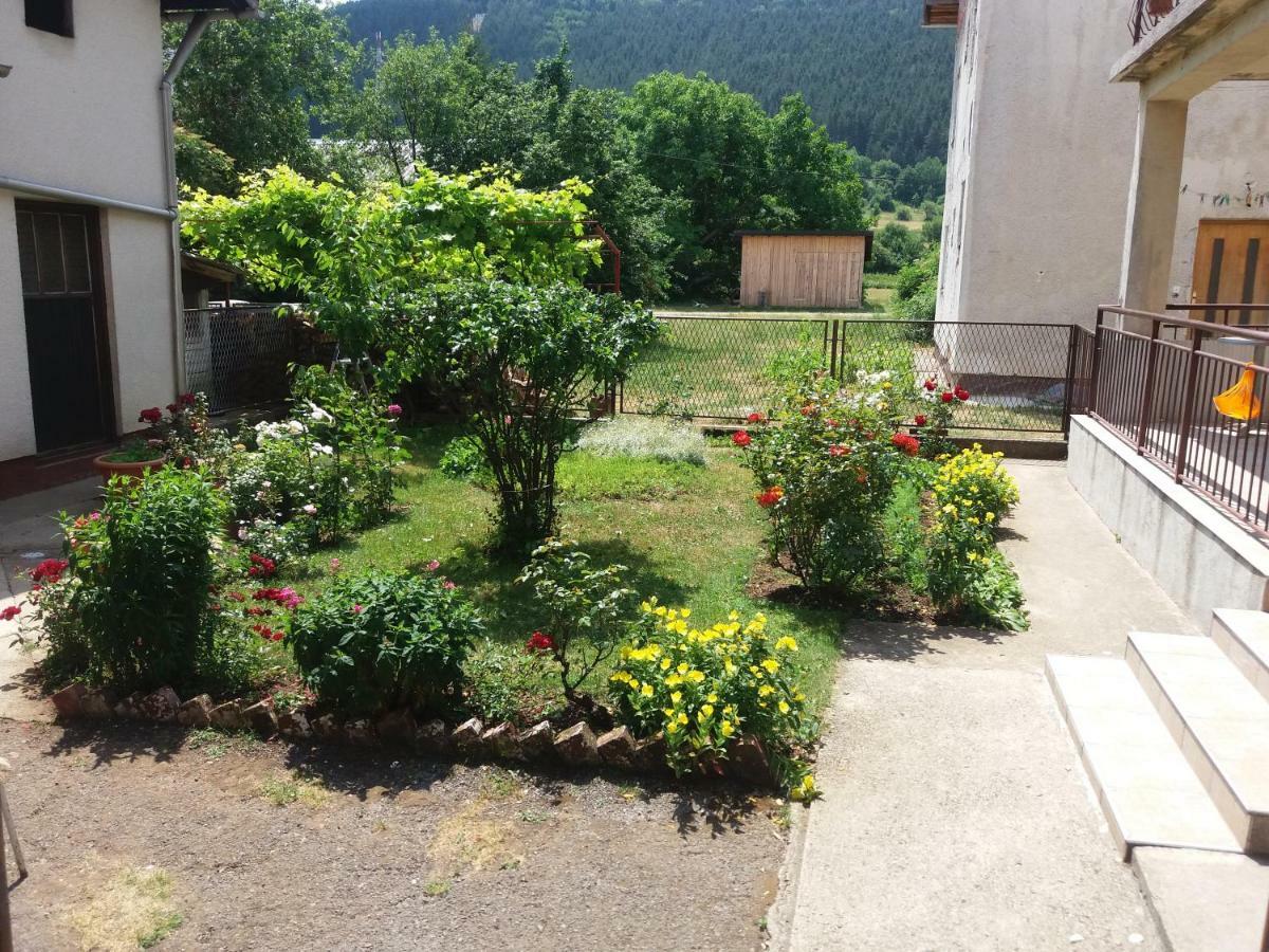 Apartment Hinic Vrhovine Exterior foto